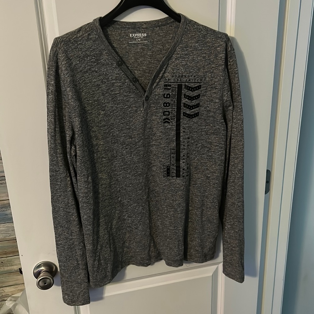 NWT Express graphic tee (L)